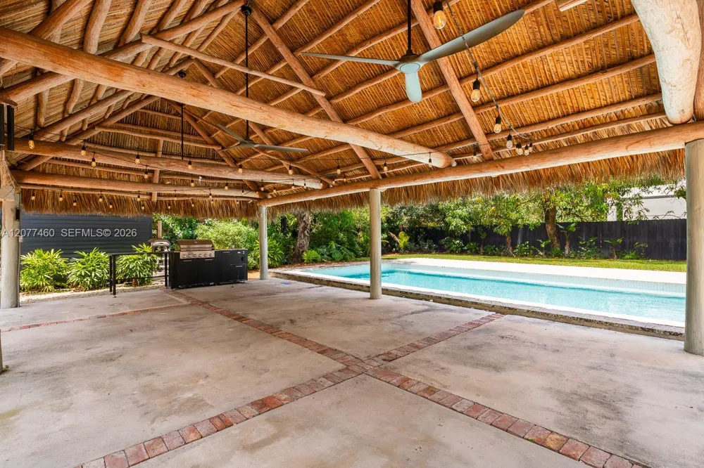 6761 SW 76th Ter South Miami, FL 33143