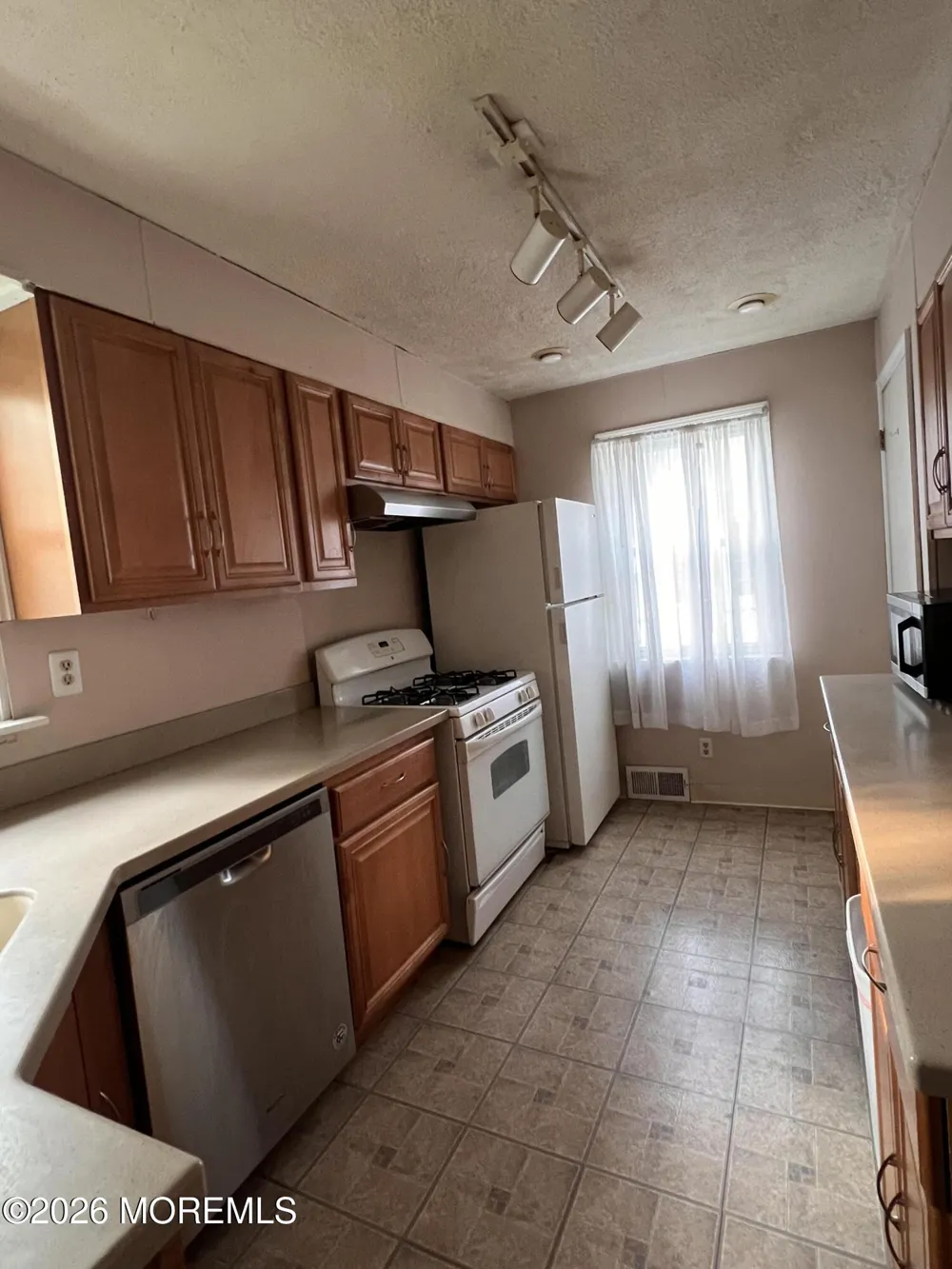 205 Villa Place Rahway, NJ 07065