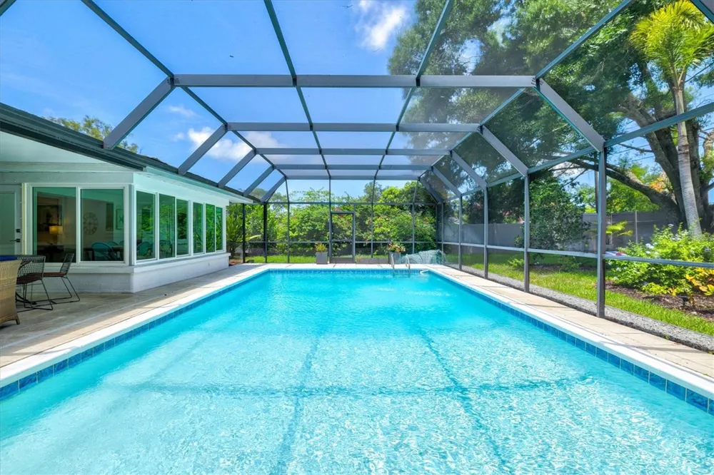 2587 RINGLING BOULEVARD Sarasota, FL 34237