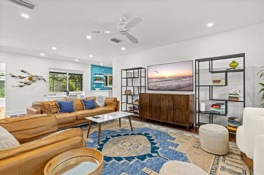 2587 RINGLING BOULEVARD Sarasota, FL 34237