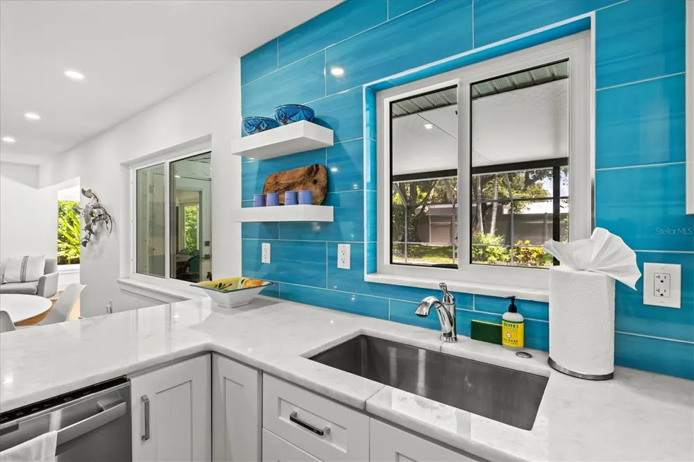 2587 RINGLING BOULEVARD Sarasota, FL 34237