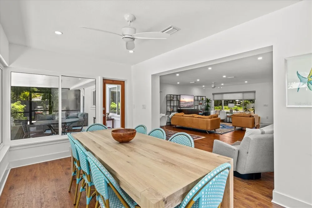 2587 RINGLING BOULEVARD Sarasota, FL 34237