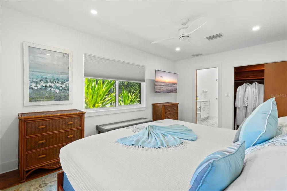 2587 RINGLING BOULEVARD Sarasota, FL 34237