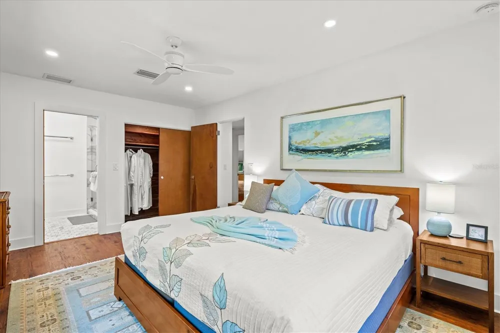 2587 RINGLING BOULEVARD Sarasota, FL 34237