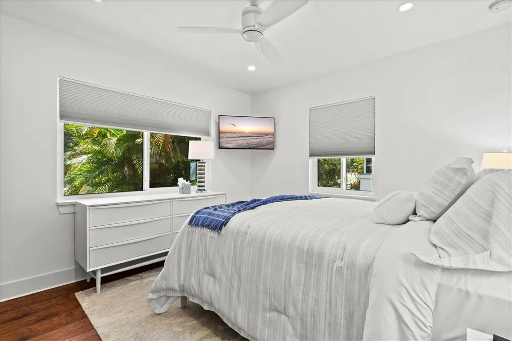 2587 RINGLING BOULEVARD Sarasota, FL 34237