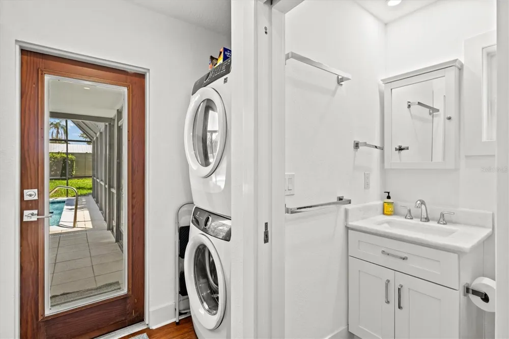2587 RINGLING BOULEVARD Sarasota, FL 34237