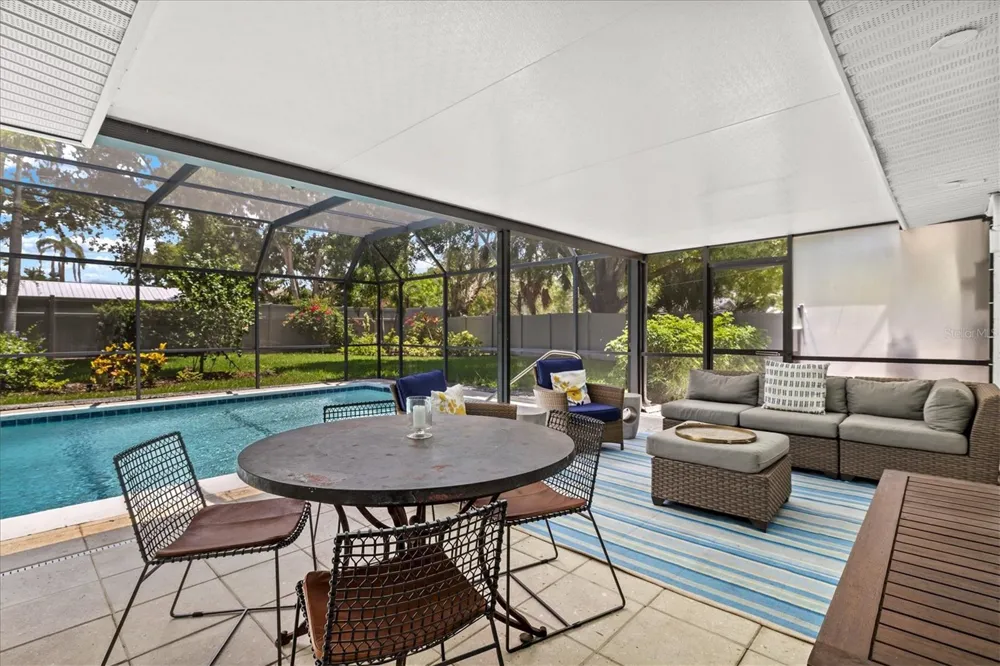 2587 RINGLING BOULEVARD Sarasota, FL 34237