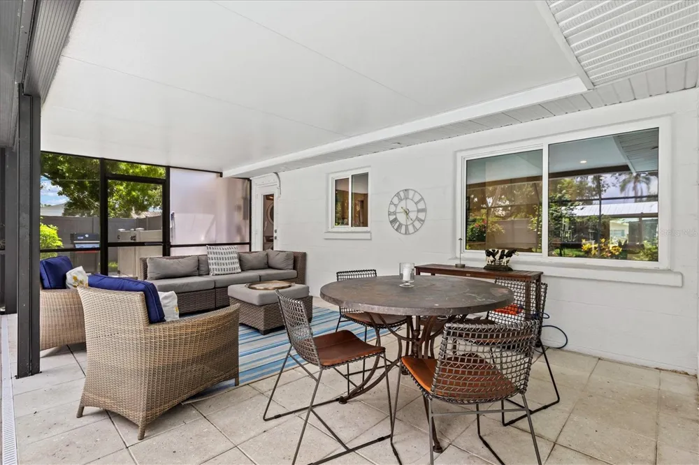 2587 RINGLING BOULEVARD Sarasota, FL 34237