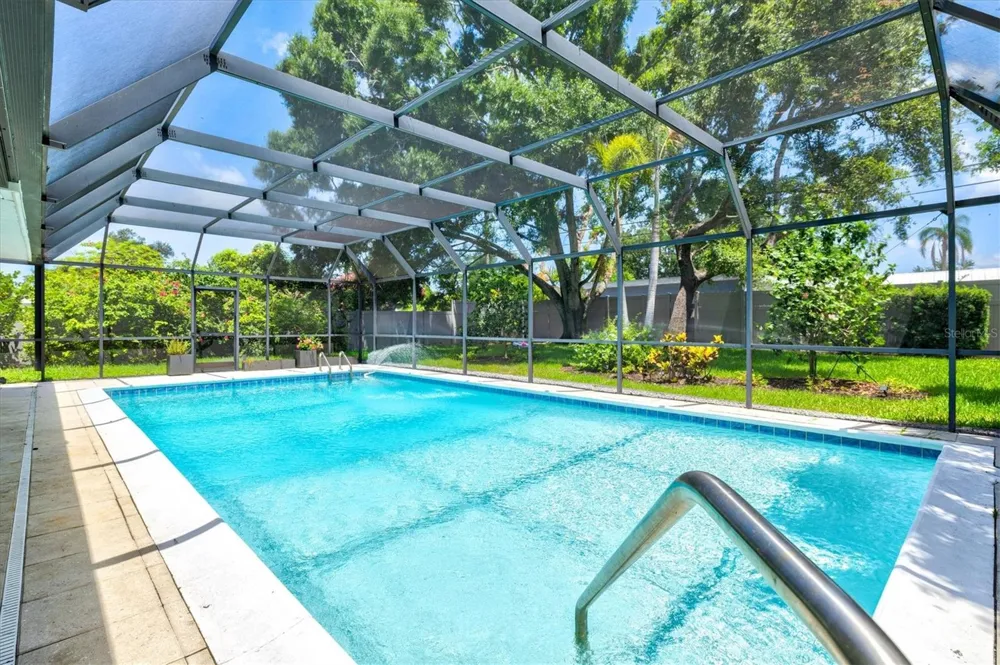 2587 RINGLING BOULEVARD Sarasota, FL 34237