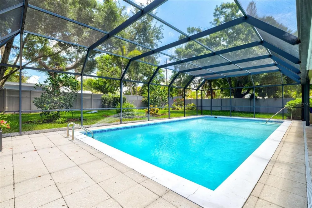 2587 RINGLING BOULEVARD Sarasota, FL 34237