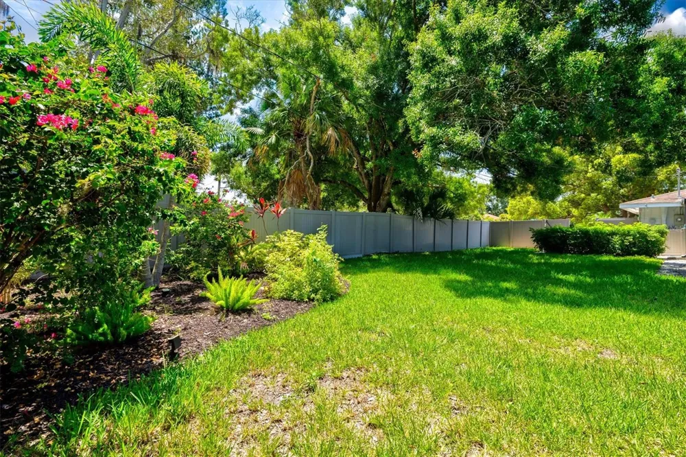 2587 RINGLING BOULEVARD Sarasota, FL 34237