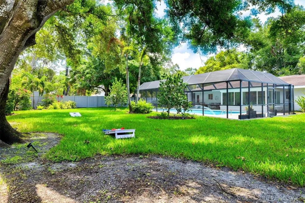 2587 RINGLING BOULEVARD Sarasota, FL 34237