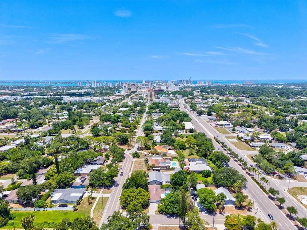2587 RINGLING BOULEVARD Sarasota, FL 34237