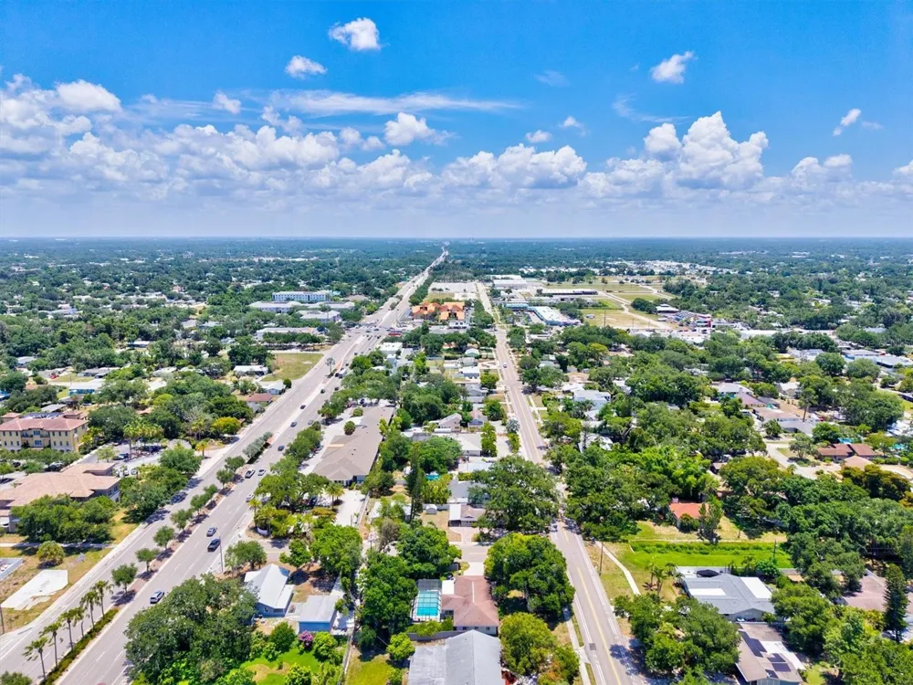 2587 RINGLING BOULEVARD Sarasota, FL 34237