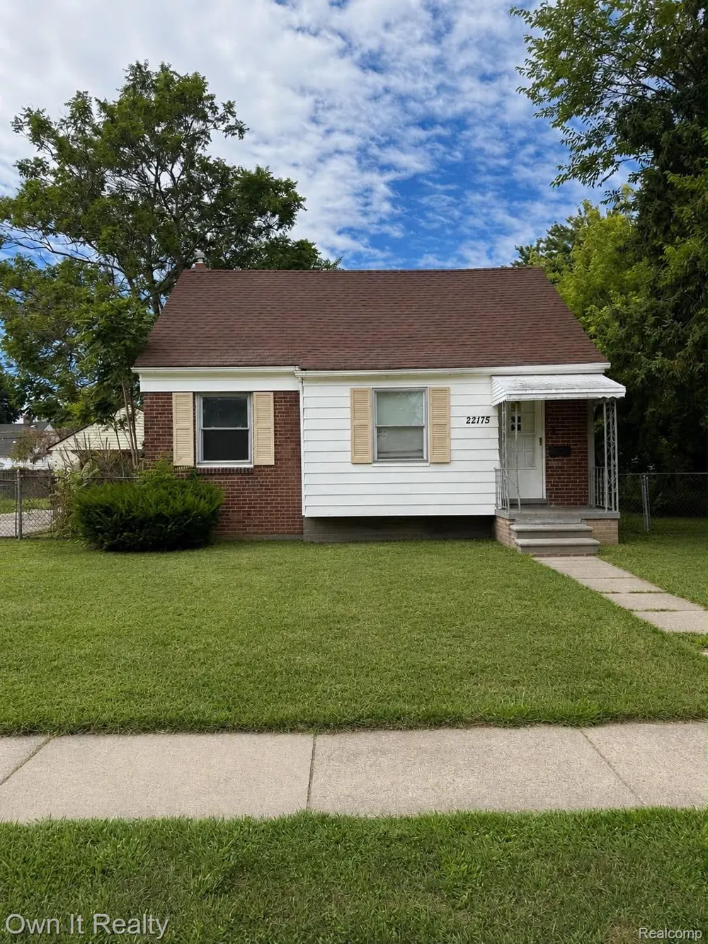 22175 Boulder Avenue Eastpointe City, MI 48021