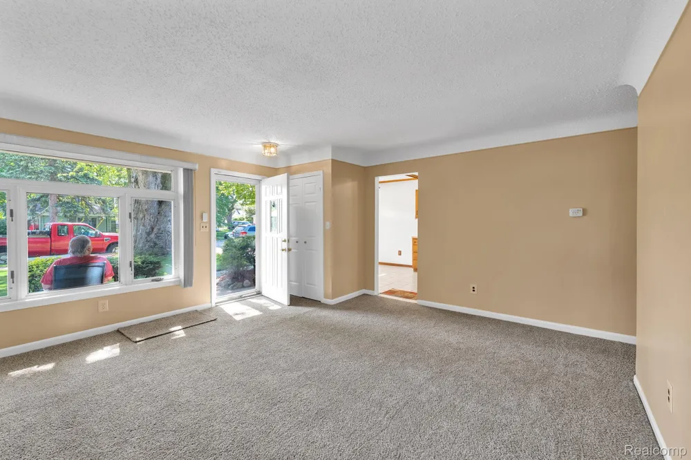 7411 Vernon Street Dearborn Heights City, MI 48127