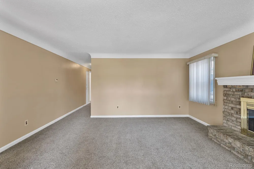 7411 Vernon Street Dearborn Heights City, MI 48127