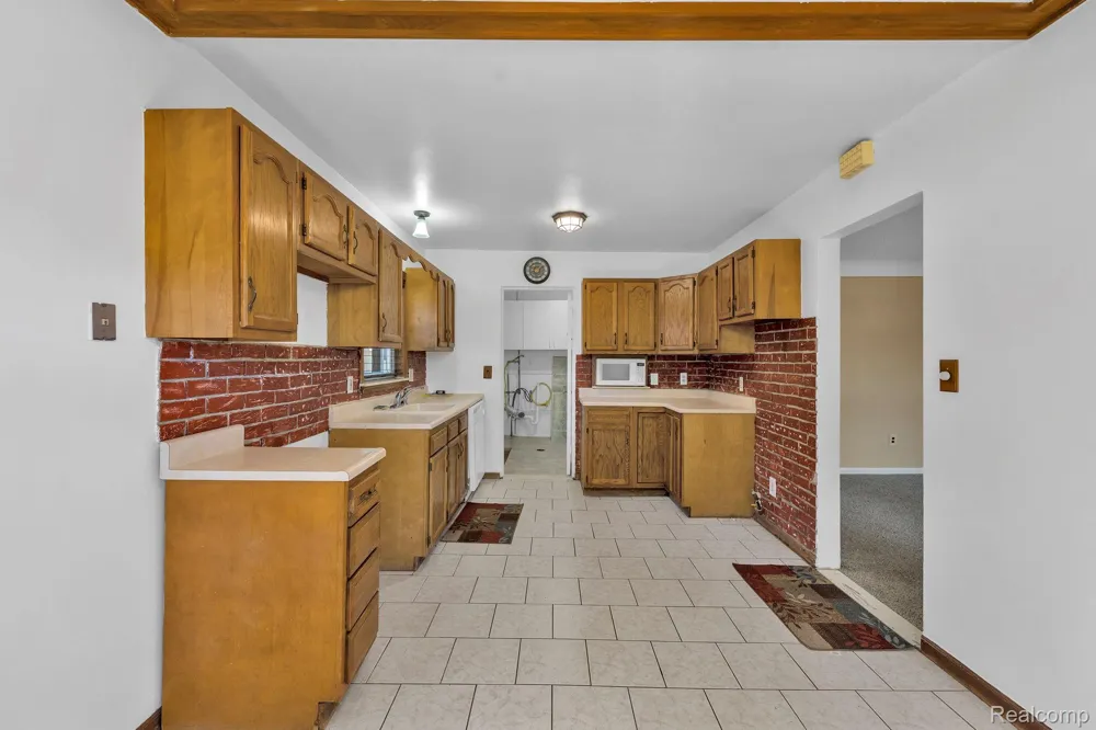 7411 Vernon Street Dearborn Heights City, MI 48127