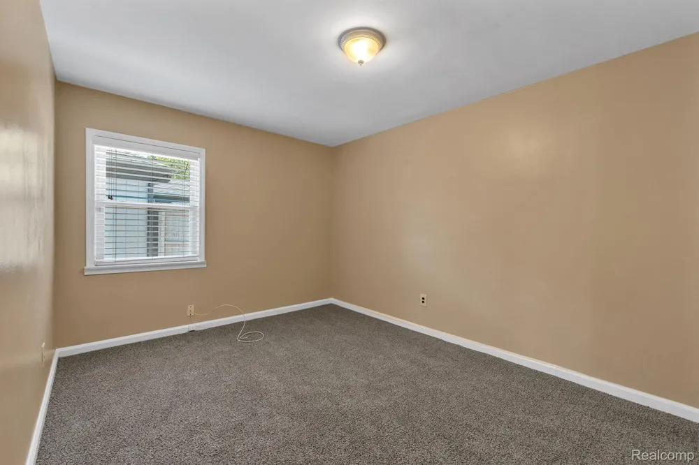 7411 Vernon Street Dearborn Heights City, MI 48127