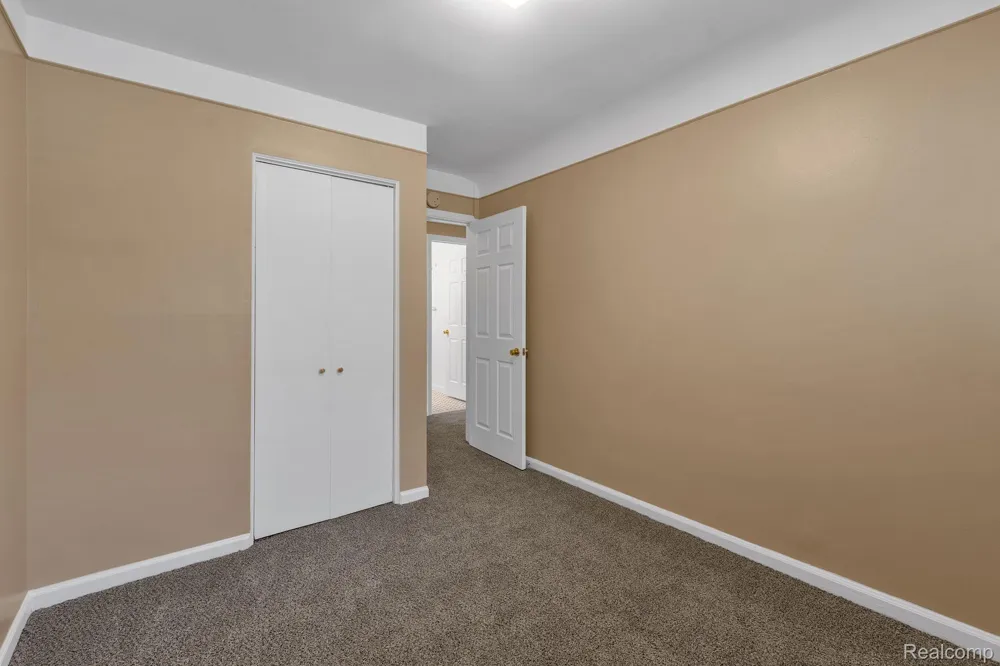 7411 Vernon Street Dearborn Heights City, MI 48127
