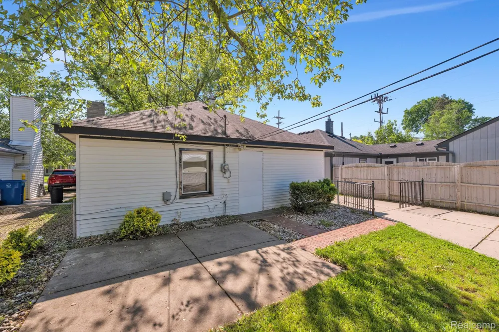 7411 Vernon Street Dearborn Heights City, MI 48127