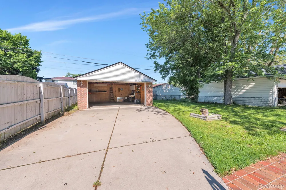 7411 Vernon Street Dearborn Heights City, MI 48127