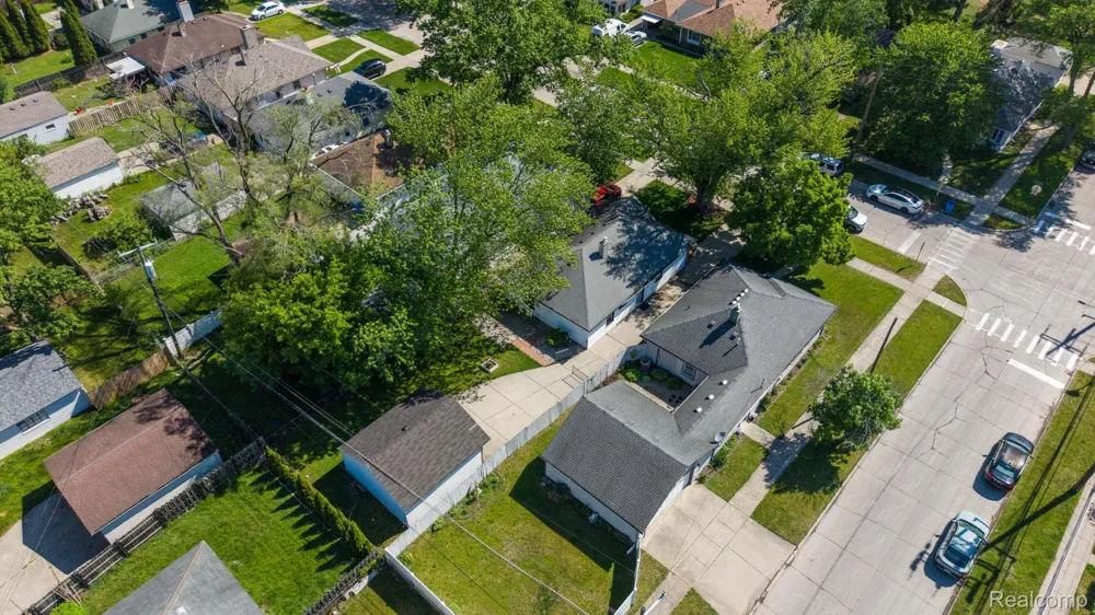 7411 Vernon Street Dearborn Heights City, MI 48127