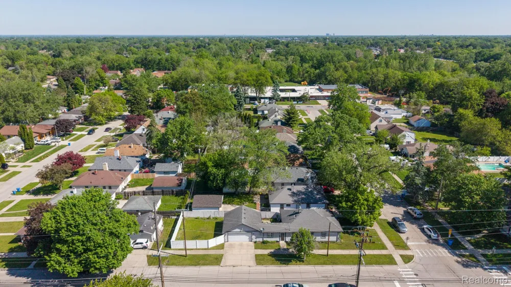 7411 Vernon Street Dearborn Heights City, MI 48127