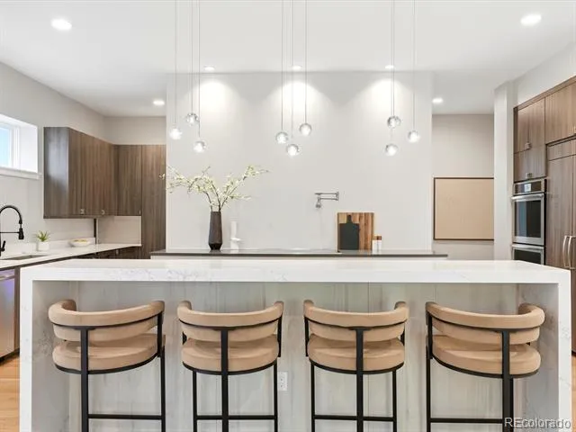 61 Magnolia Way Denver, CO 80230
