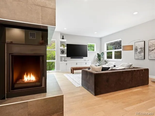 61 Magnolia Way Denver, CO 80230