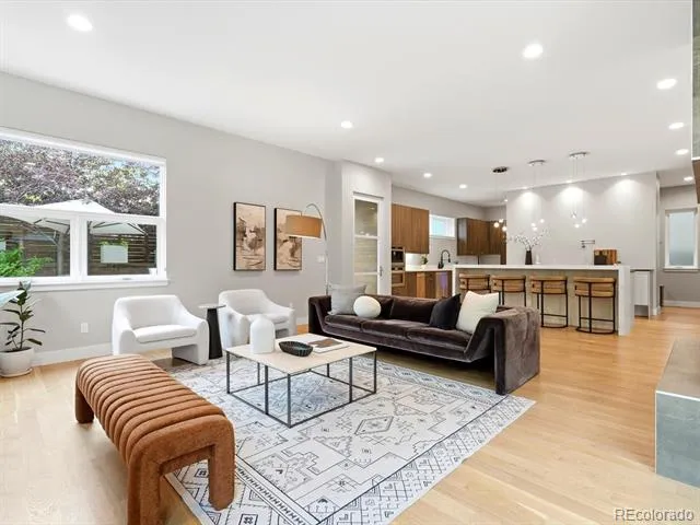 61 Magnolia Way Denver, CO 80230
