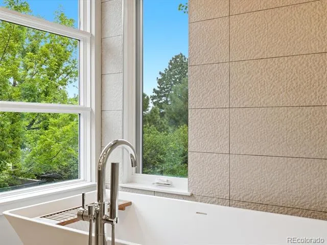61 Magnolia Way Denver, CO 80230