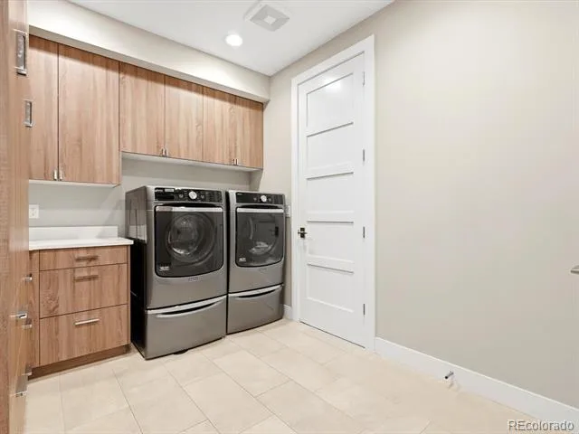 61 Magnolia Way Denver, CO 80230
