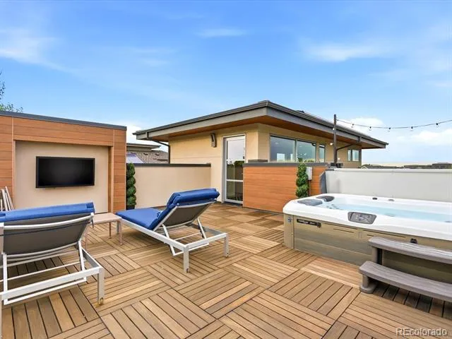 61 Magnolia Way Denver, CO 80230