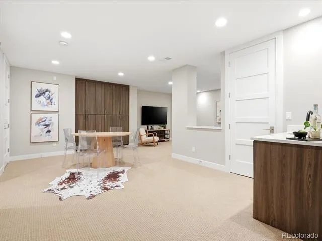 61 Magnolia Way Denver, CO 80230