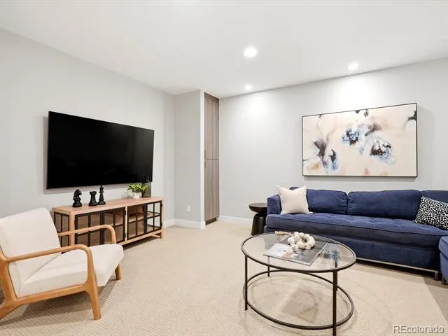 61 Magnolia Way Denver, CO 80230