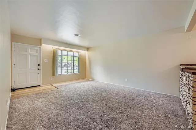 884 Troy Street Aurora, CO 80011