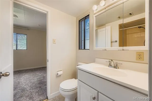 884 Troy Street Aurora, CO 80011