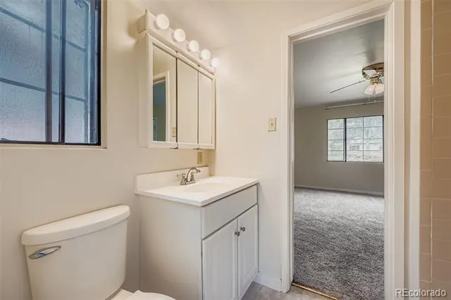 884 Troy Street Aurora, CO 80011
