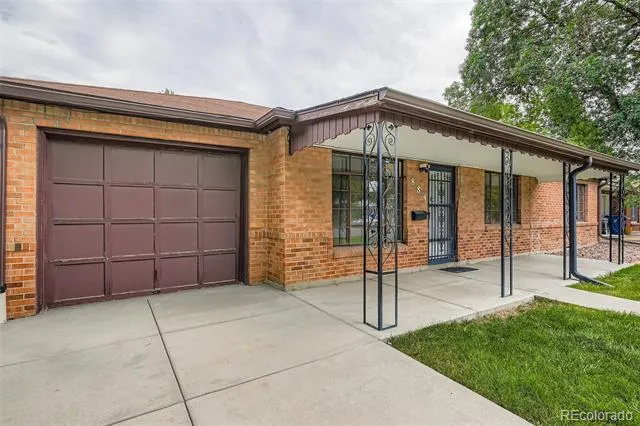 884 Troy Street Aurora, CO 80011