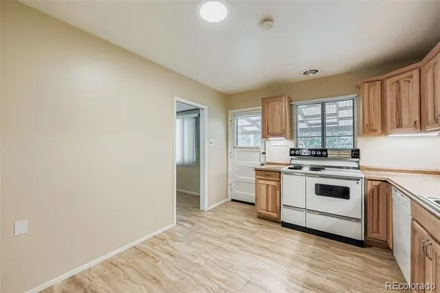 884 Troy Street Aurora, CO 80011