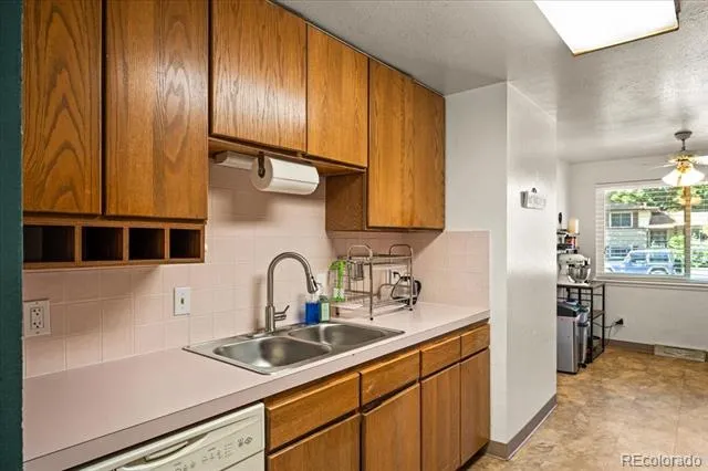 3062 S Hobart Way Denver, CO 80227