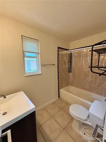 1175 Akron Street Aurora, CO 80010