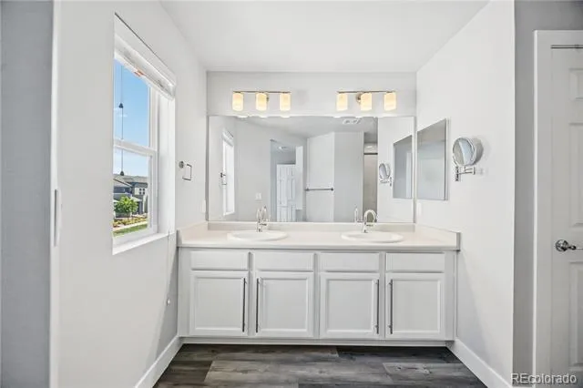 16073 E Warner Place Denver, CO 80239
