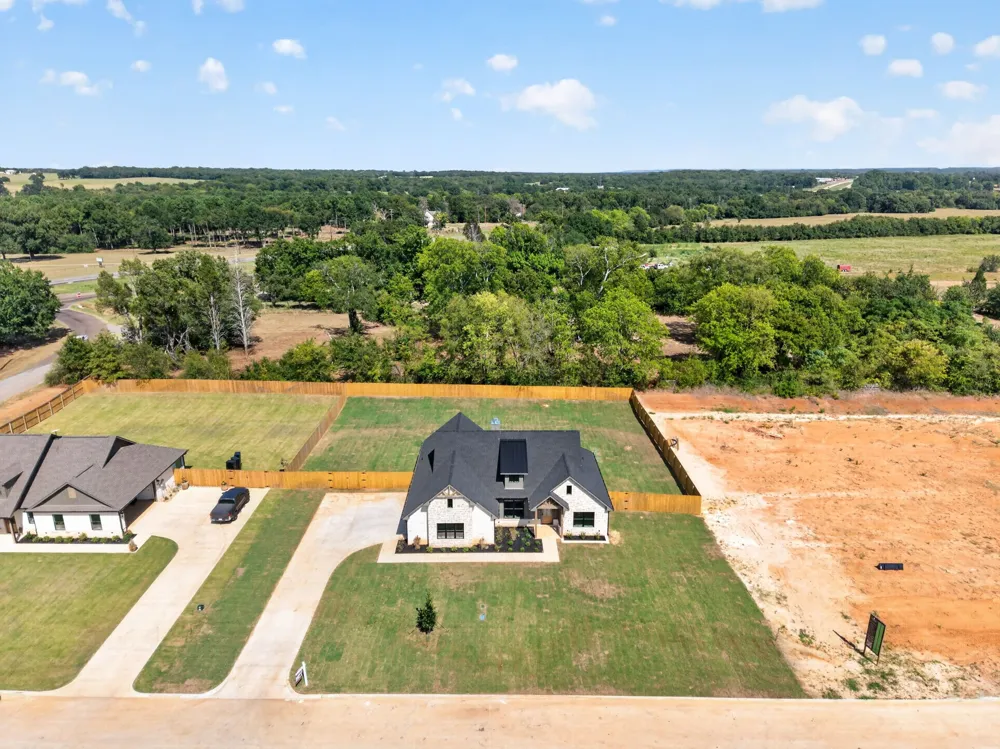 305 Grace Lane Athens, TX 75751