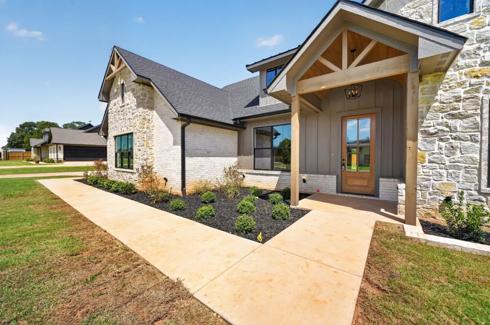 305 Grace Lane Athens, TX 75751