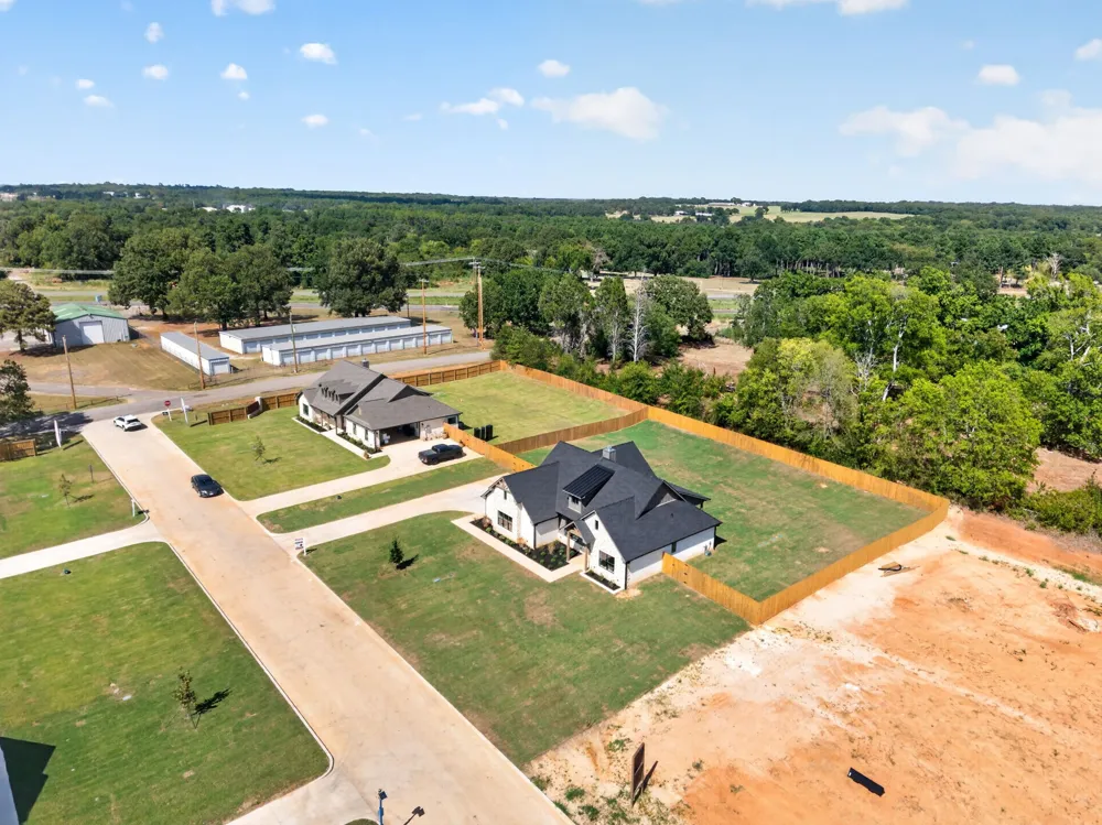 305 Grace Lane Athens, TX 75751