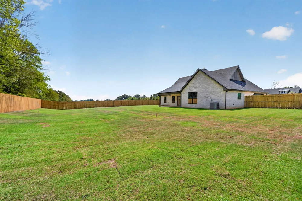 305 Grace Lane Athens, TX 75751