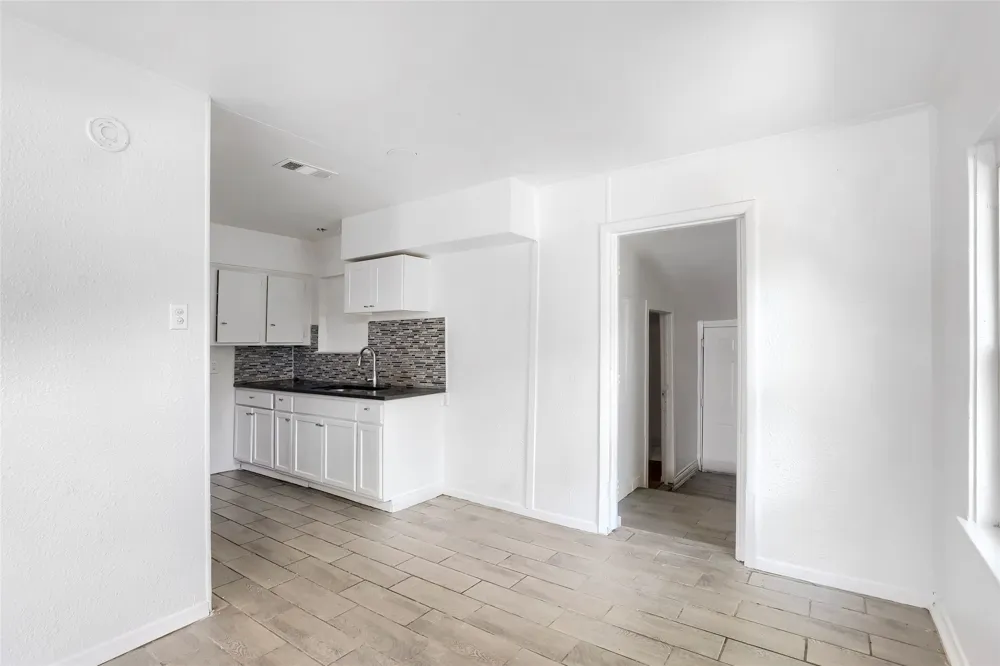 2009 S 1st Street Garland, TX 75041