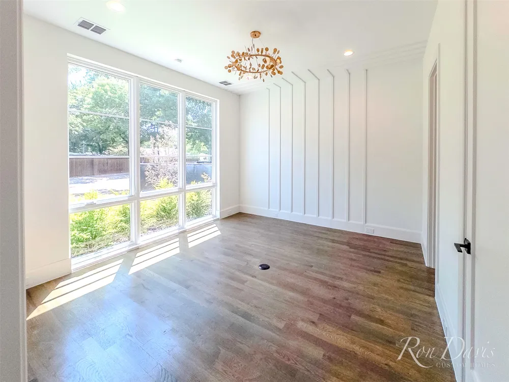 9845 Lenel Place Dallas, TX 75220